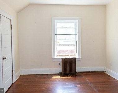 984 S Broad Street - Photo Thumbnail 2
