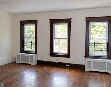 984 S Broad Street - Photo Thumbnail 3