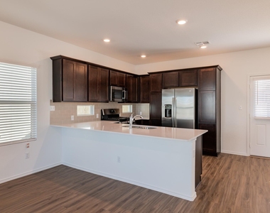 1336 Linwood St - Photo Thumbnail 9