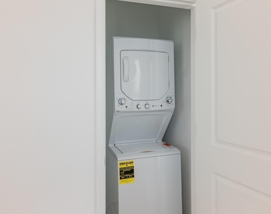 1336 Linwood St - Photo Thumbnail 22