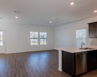 1336 Linwood St - Photo Thumbnail 16