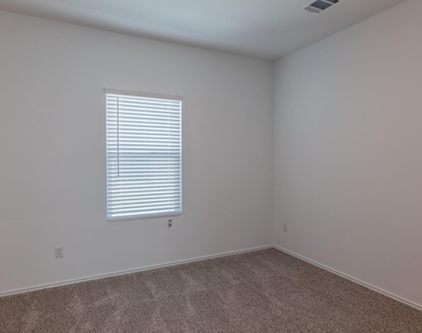 1336 Linwood St - Photo Thumbnail 19