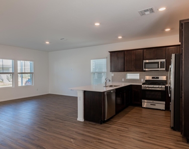 1336 Linwood St - Photo Thumbnail 15