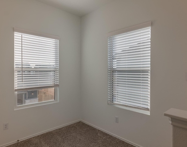 1336 Linwood St - Photo Thumbnail 17