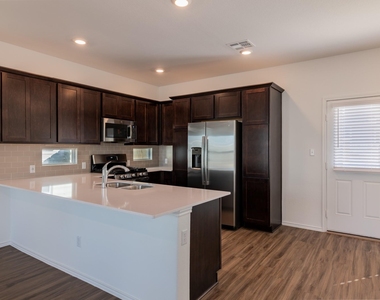 1336 Linwood St - Photo Thumbnail 11