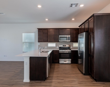 1336 Linwood St - Photo Thumbnail 13