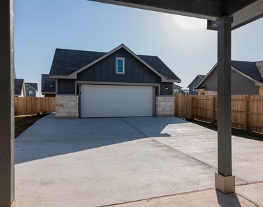 1336 Linwood St - Photo Thumbnail 23