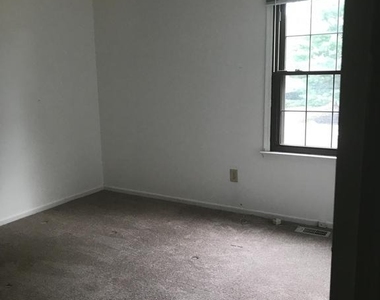 345 Brookdale Boulevard - Photo Thumbnail 11