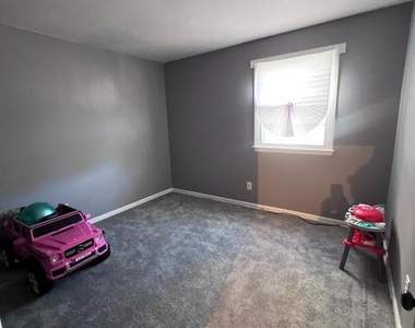 518 Carver Court - Photo Thumbnail 9