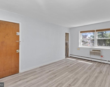 106 Newton Avenue N - Photo Thumbnail 3