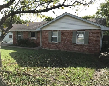 7513 East Crest Dr - Photo Thumbnail 1