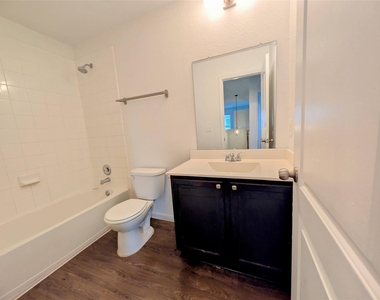 3508 Wickham Ln - Photo Thumbnail 25