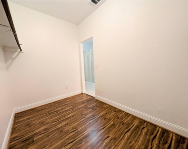 3508 Wickham Ln - Photo Thumbnail 20