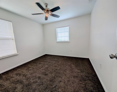 3508 Wickham Ln - Photo Thumbnail 23