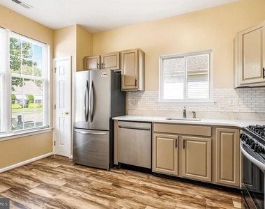 55 Warwick Way - Photo Thumbnail 3