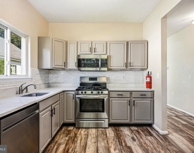 55 Warwick Way - Photo Thumbnail 5