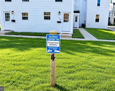 211 E Union Street - Photo Thumbnail 14