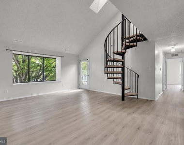 4403 Aberdeen Drive - Photo Thumbnail 4