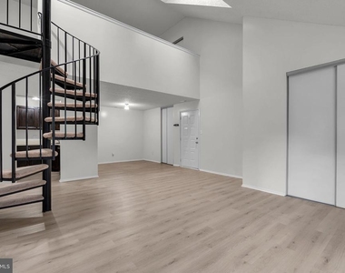 4403 Aberdeen Drive - Photo Thumbnail 5