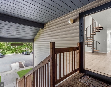 4403 Aberdeen Drive - Photo Thumbnail 2