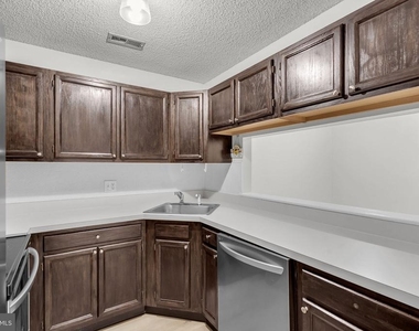 4403 Aberdeen Drive - Photo Thumbnail 11