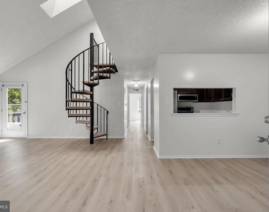 4403 Aberdeen Drive - Photo Thumbnail 3