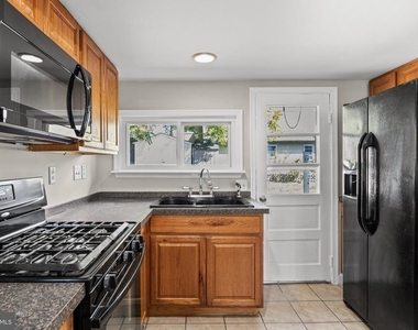 119 Jane Street - Photo Thumbnail 14