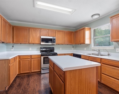 1415 Quicksilver Cir - Photo Thumbnail 17