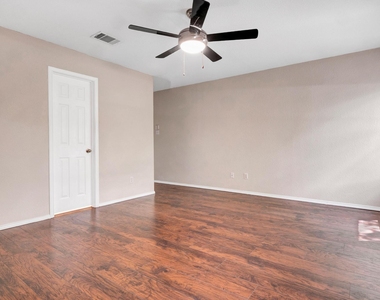 1415 Quicksilver Cir - Photo Thumbnail 7