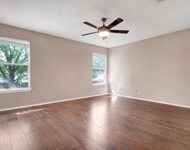1415 Quicksilver Cir - Photo Thumbnail 5