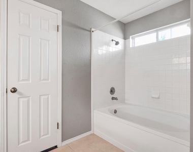 1415 Quicksilver Cir - Photo Thumbnail 9