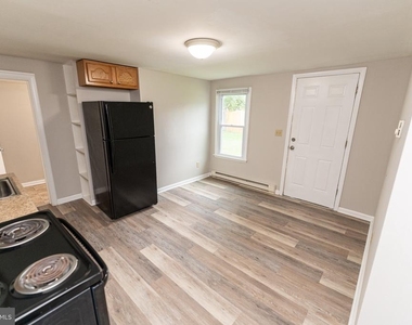 208 E East Street - Photo Thumbnail 13