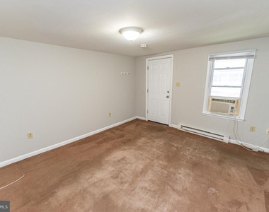 208 E East Street - Photo Thumbnail 6