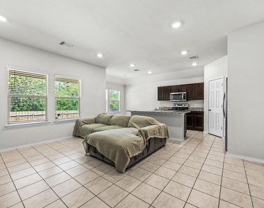 603 Taggart Trl - Photo Thumbnail 15