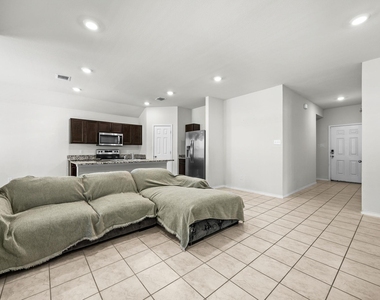 603 Taggart Trl - Photo Thumbnail 16