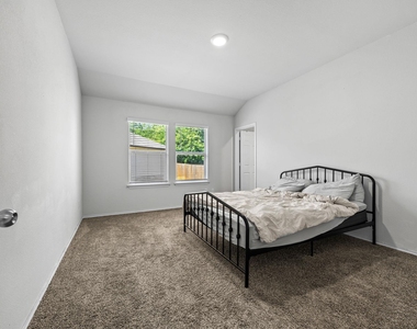 603 Taggart Trl - Photo Thumbnail 11