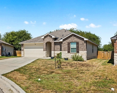 603 Taggart Trl - Photo Thumbnail 2