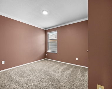 603 Taggart Trl - Photo Thumbnail 9