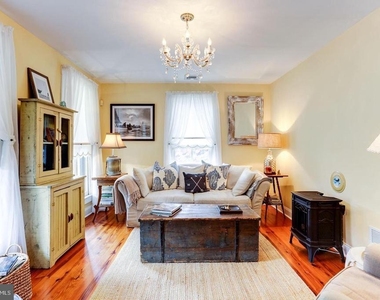 101 Mulberry Street - Photo Thumbnail 9