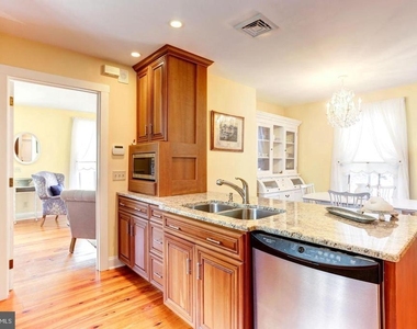 101 Mulberry Street - Photo Thumbnail 14