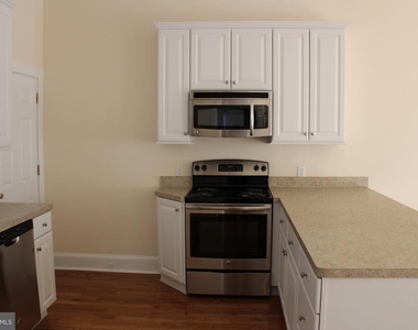 205 Railroad Avenue - Photo Thumbnail 5