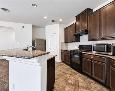 1020 Clove Hitch Rd - Photo Thumbnail 7