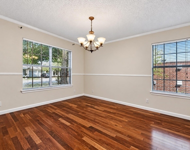 2616 Oakwood Glen Dr - Photo Thumbnail 4