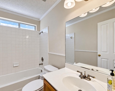 2616 Oakwood Glen Dr - Photo Thumbnail 14