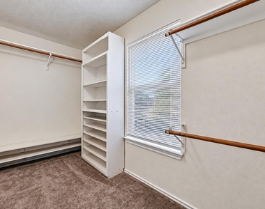 2616 Oakwood Glen Dr - Photo Thumbnail 25