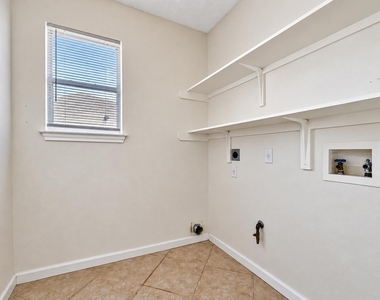 2616 Oakwood Glen Dr - Photo Thumbnail 11