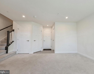 14707 Earl Mitchell Avenue - Photo Thumbnail 3