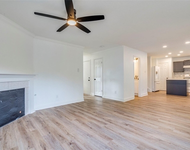 1106 Hughmont Dr - Photo Thumbnail 4