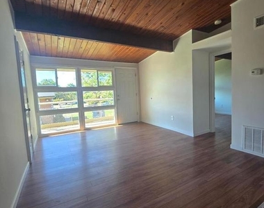 7405 18th Avenue - Photo Thumbnail 4