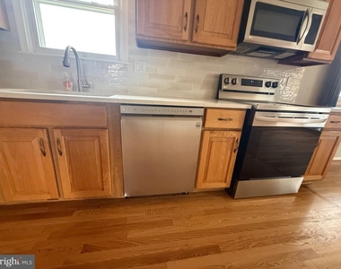 314 Ridgely Street - Photo Thumbnail 3